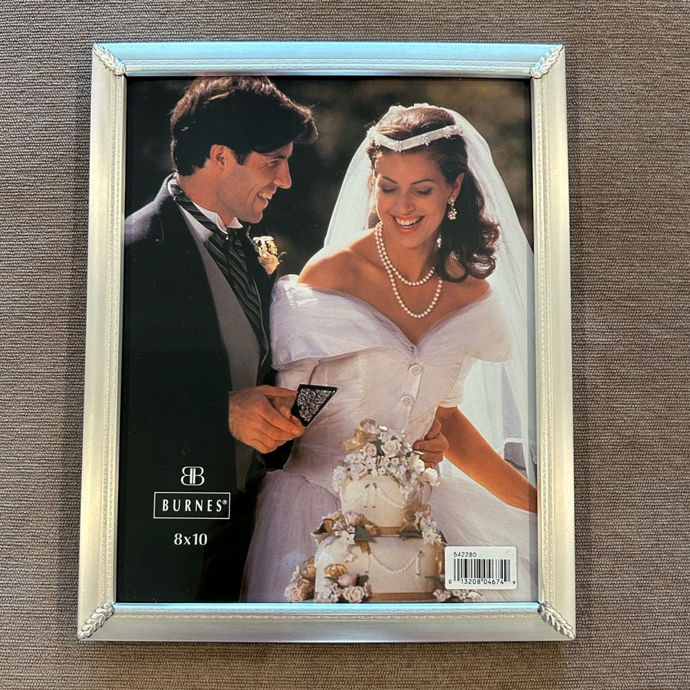 🆕 8”x10” Satin Silverplate Photo Frame